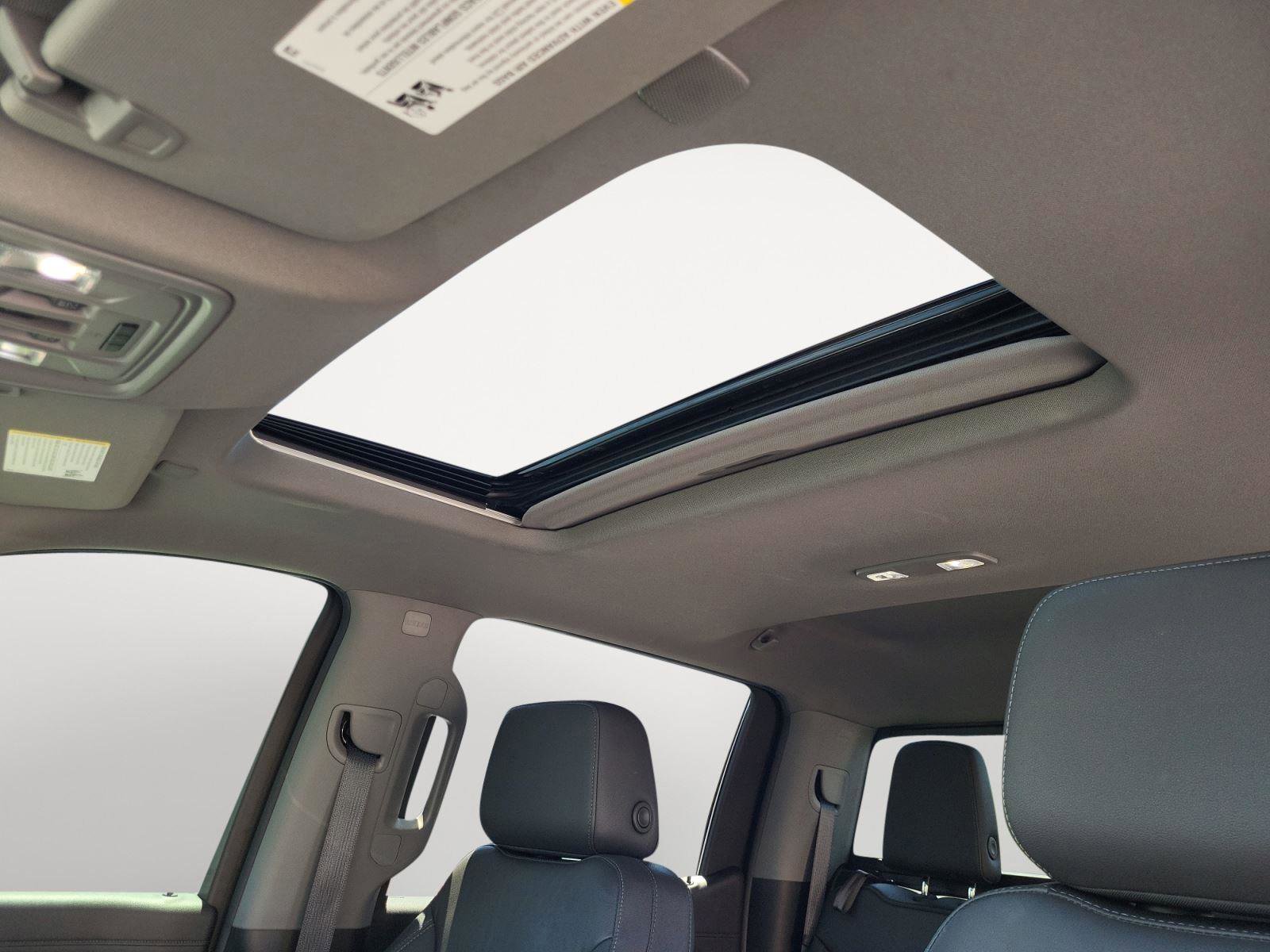 Used 2021 Chevrolet Silverado 1500 RST w/ Redline Edition AWD/4WD image 15