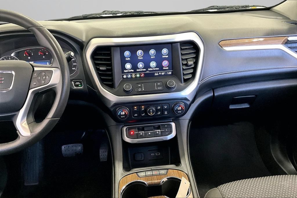 Used 2023 GMC Acadia SLE w/ Driver Convenience Package FWD image 9