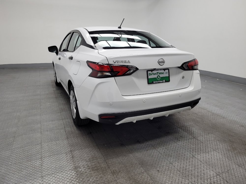 Used 2025 Nissan Versa S w/ Trunk Package image 5