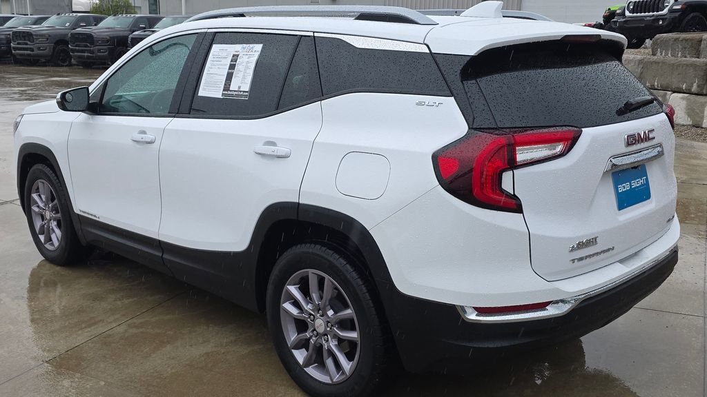 Used 2023 GMC Terrain SLT w/ LPO, Floor Liner Package AWD/4WD image 3