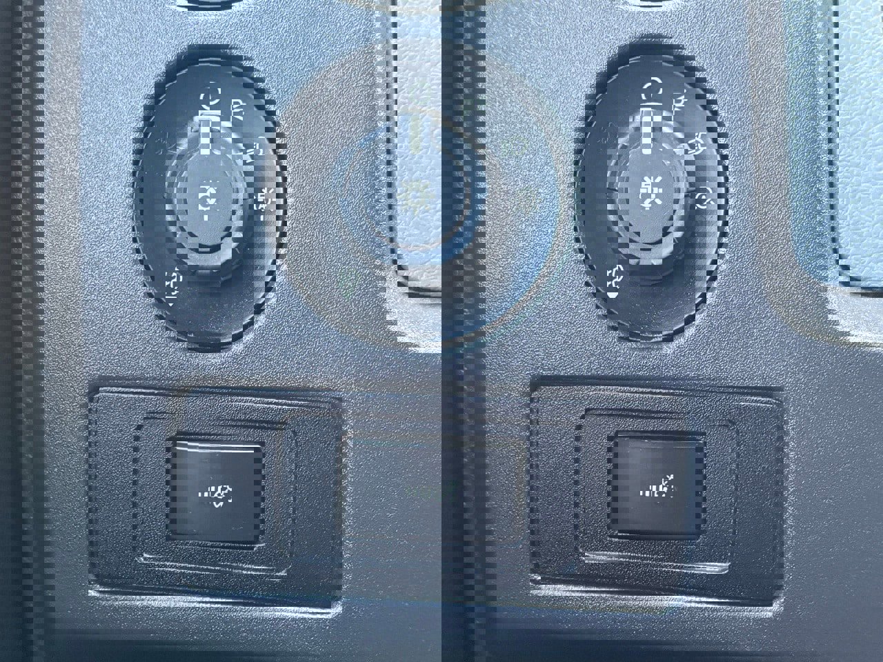 Used 2013 Ford F150 XLT w/ XLT Chrome Pkg image 24