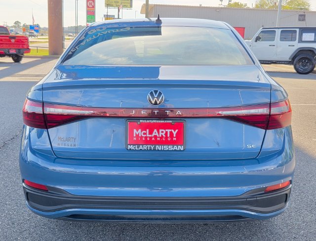 Used 2025 Volkswagen Jetta SE FWD image 7