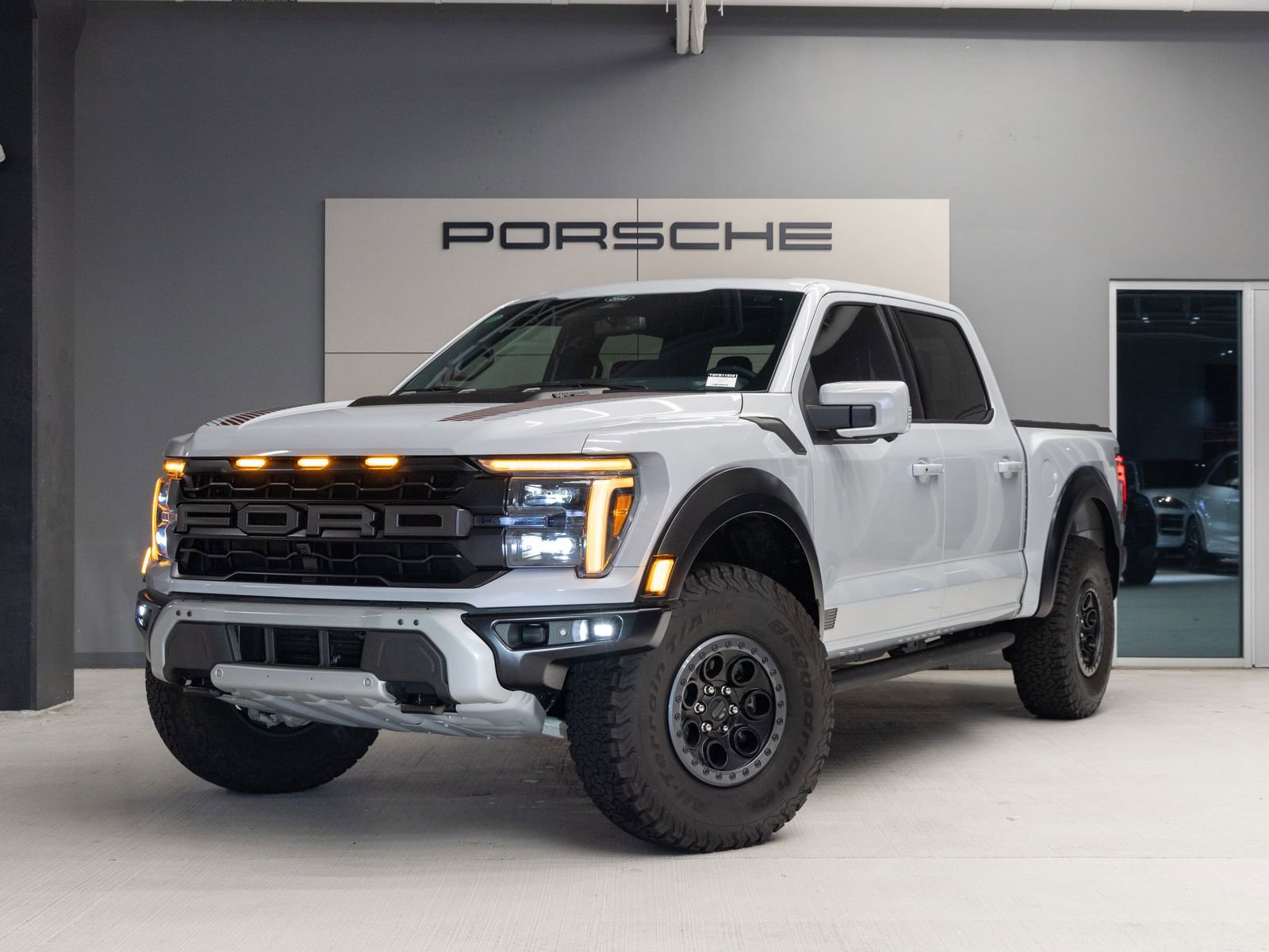 Used 2025 Ford F150 Raptor image 1
