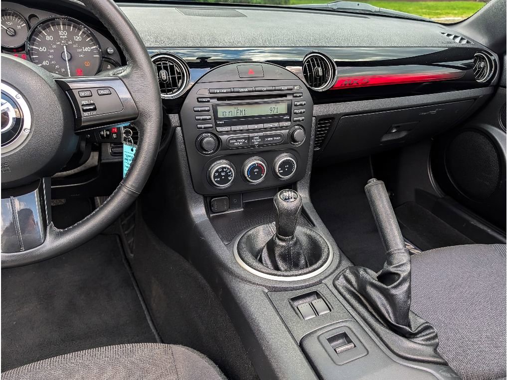 Used 2015 MAZDA MX-5 Miata Club RWD image 27