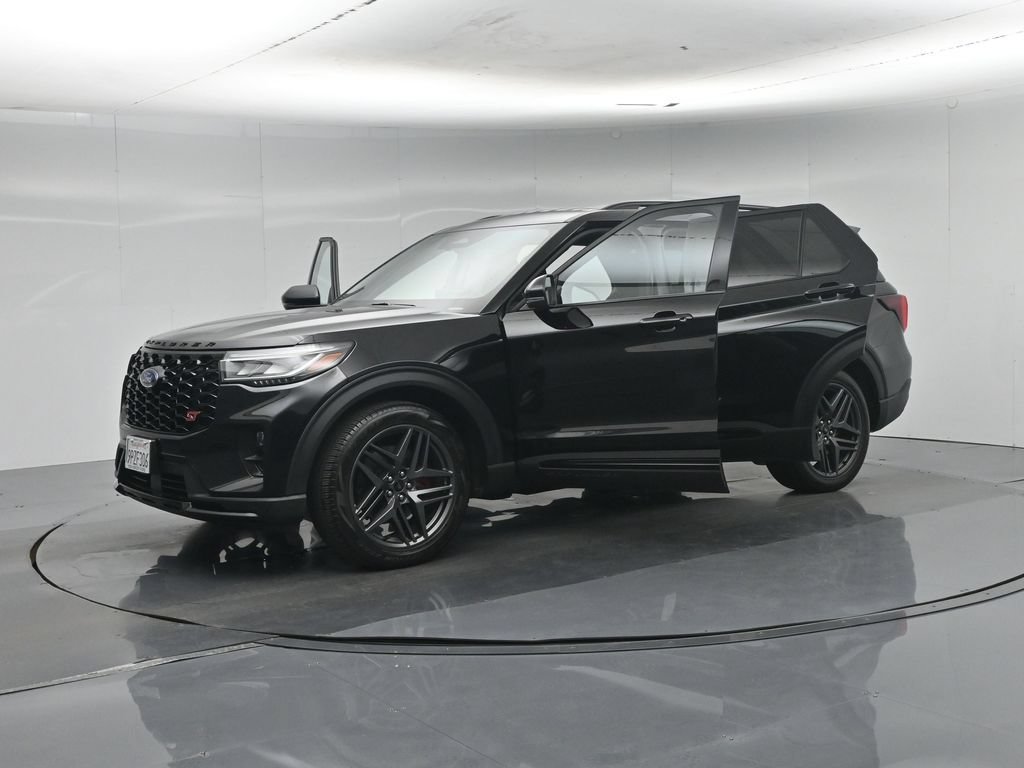 Used 2025 Ford Explorer ST RWD image 33