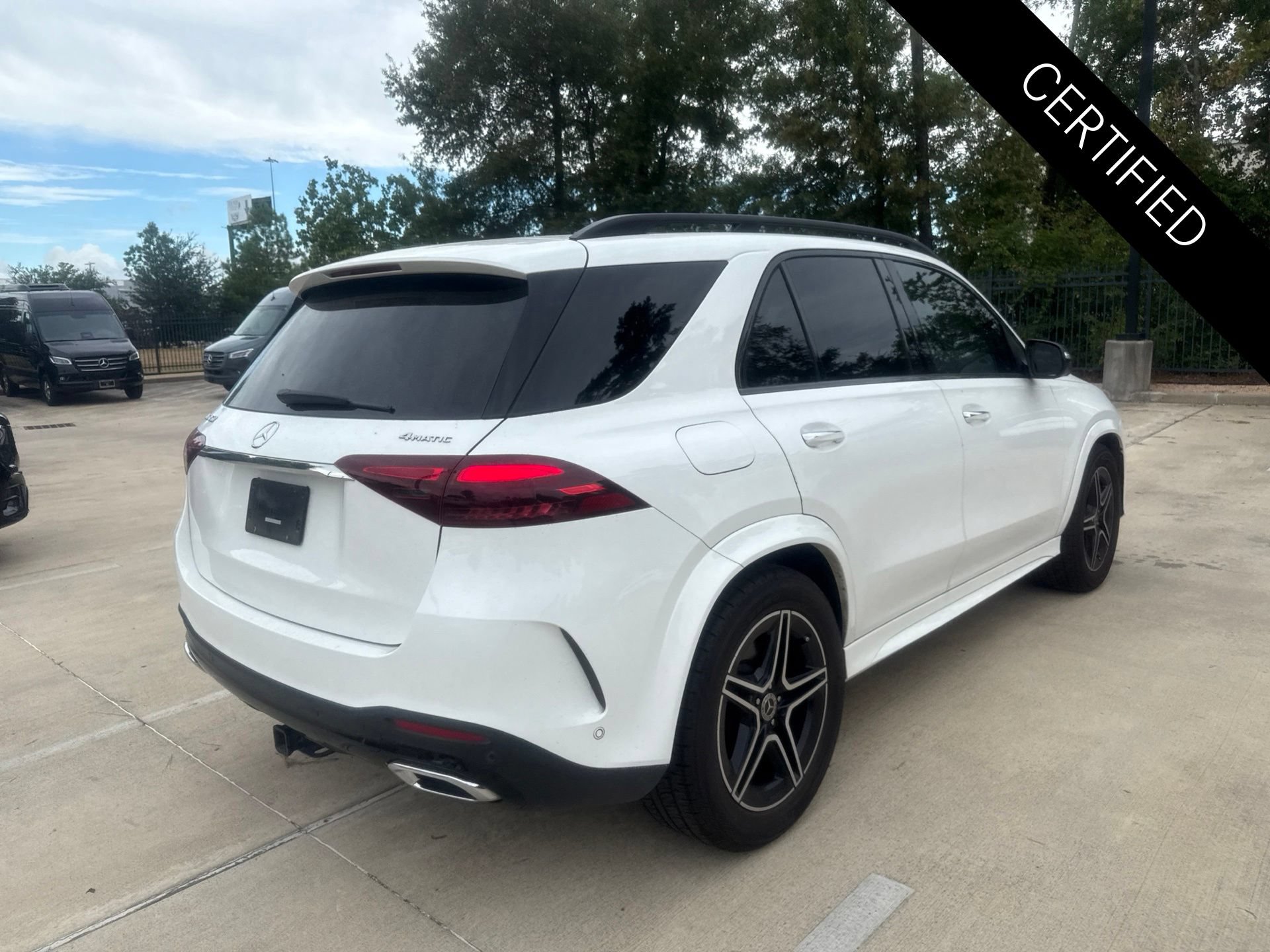 Used 2024 Mercedes-Benz GLE 450 4MATIC image 4