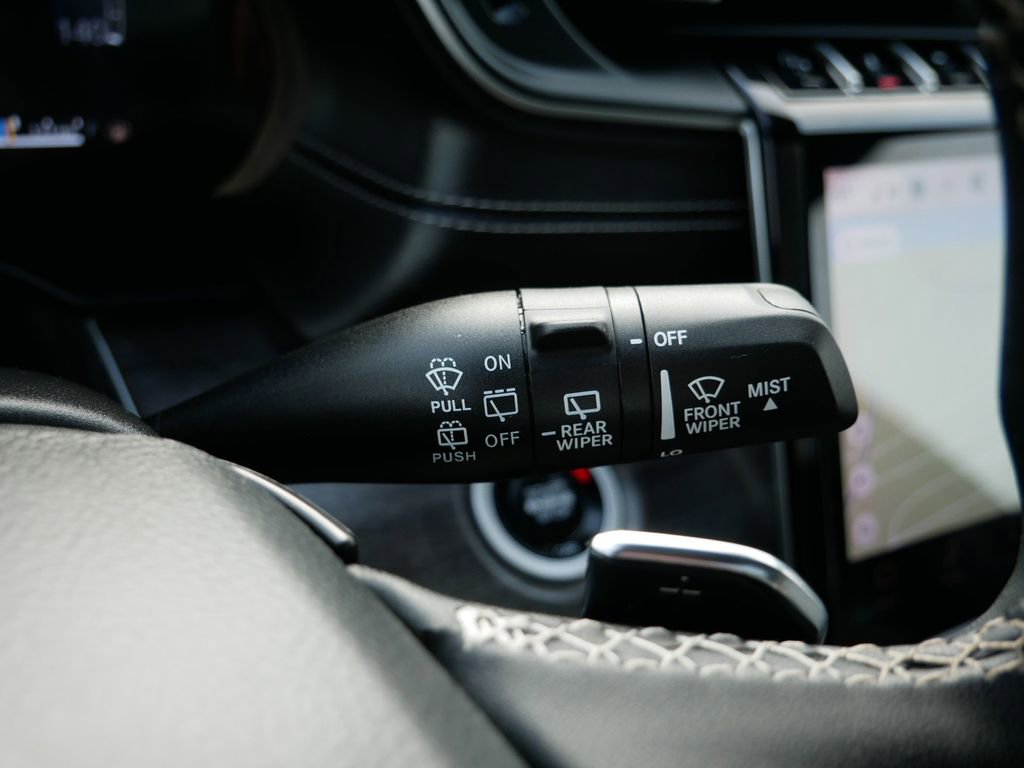 Used 2024 Jeep Grand Cherokee L Limited w/ Luxury Tech Group II image 26