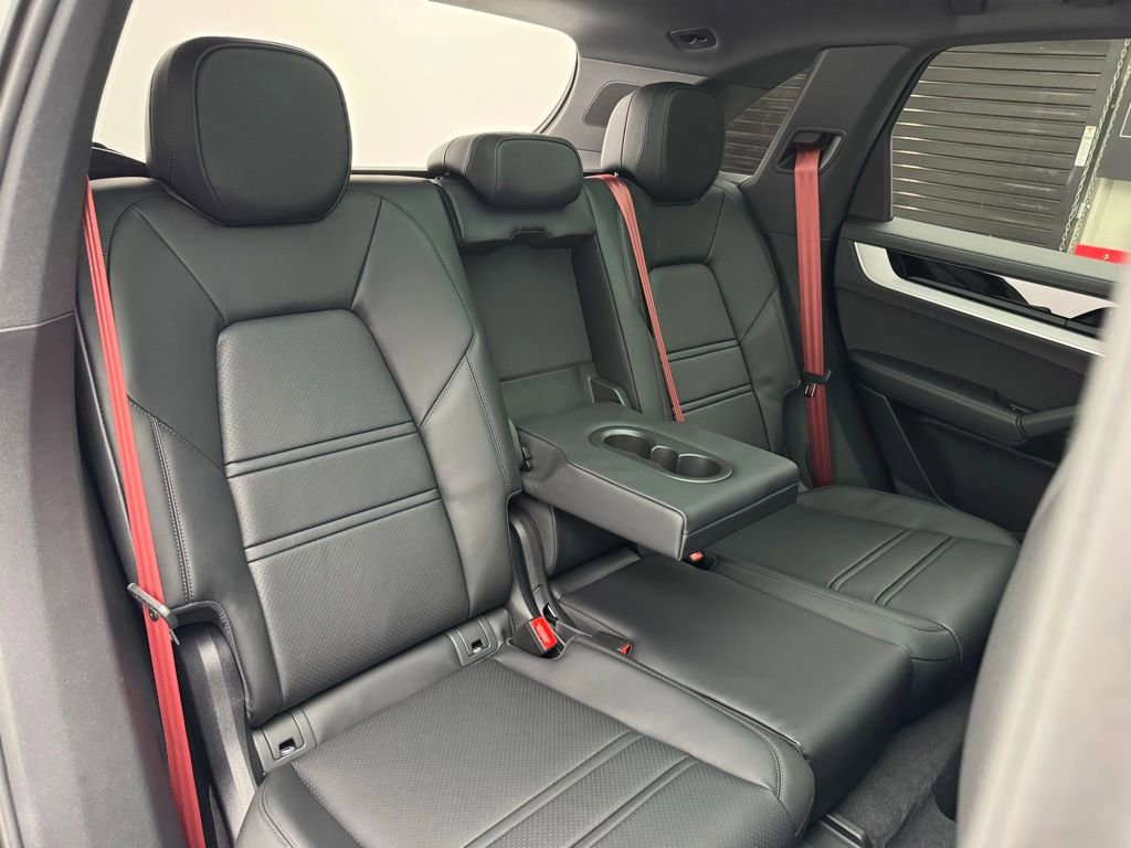 Certified 2025 Porsche Cayenne image 16