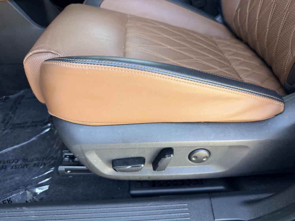 Used 2025 Nissan Rogue Platinum w/ Tech Package FWD image 30