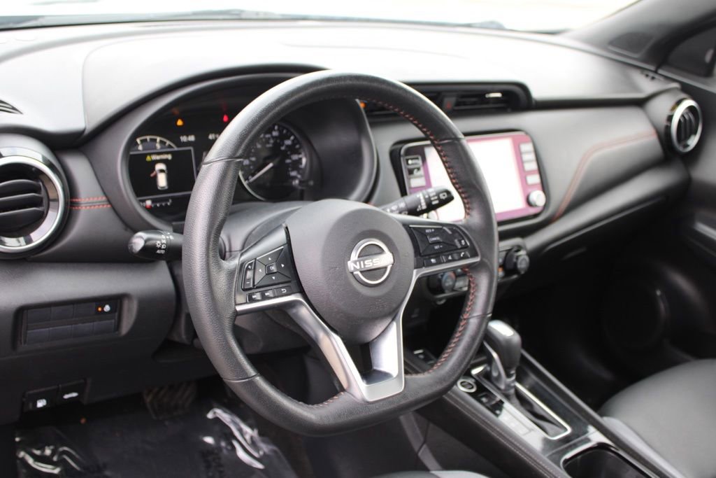 Used 2023 Nissan Kicks SR w/ SR Premium Package image 18