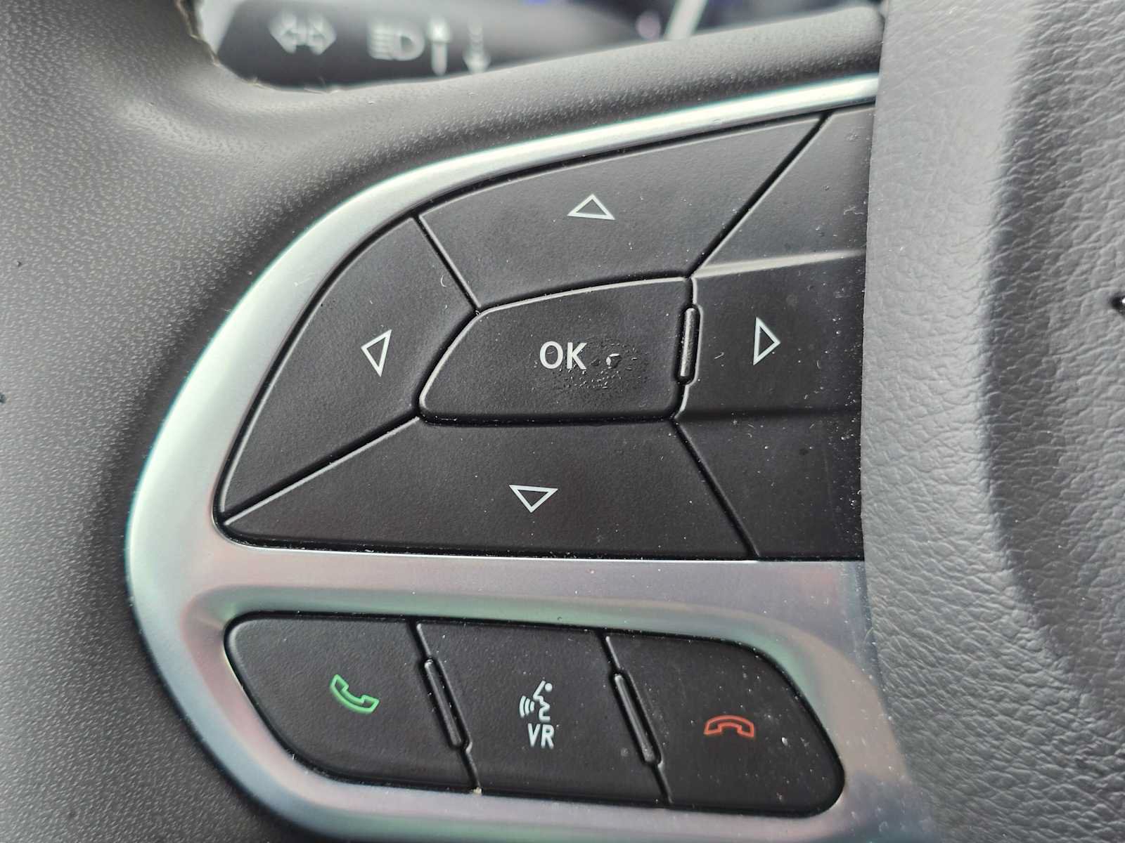 Used 2024 Chrysler Pacifica Touring-L FWD image 35