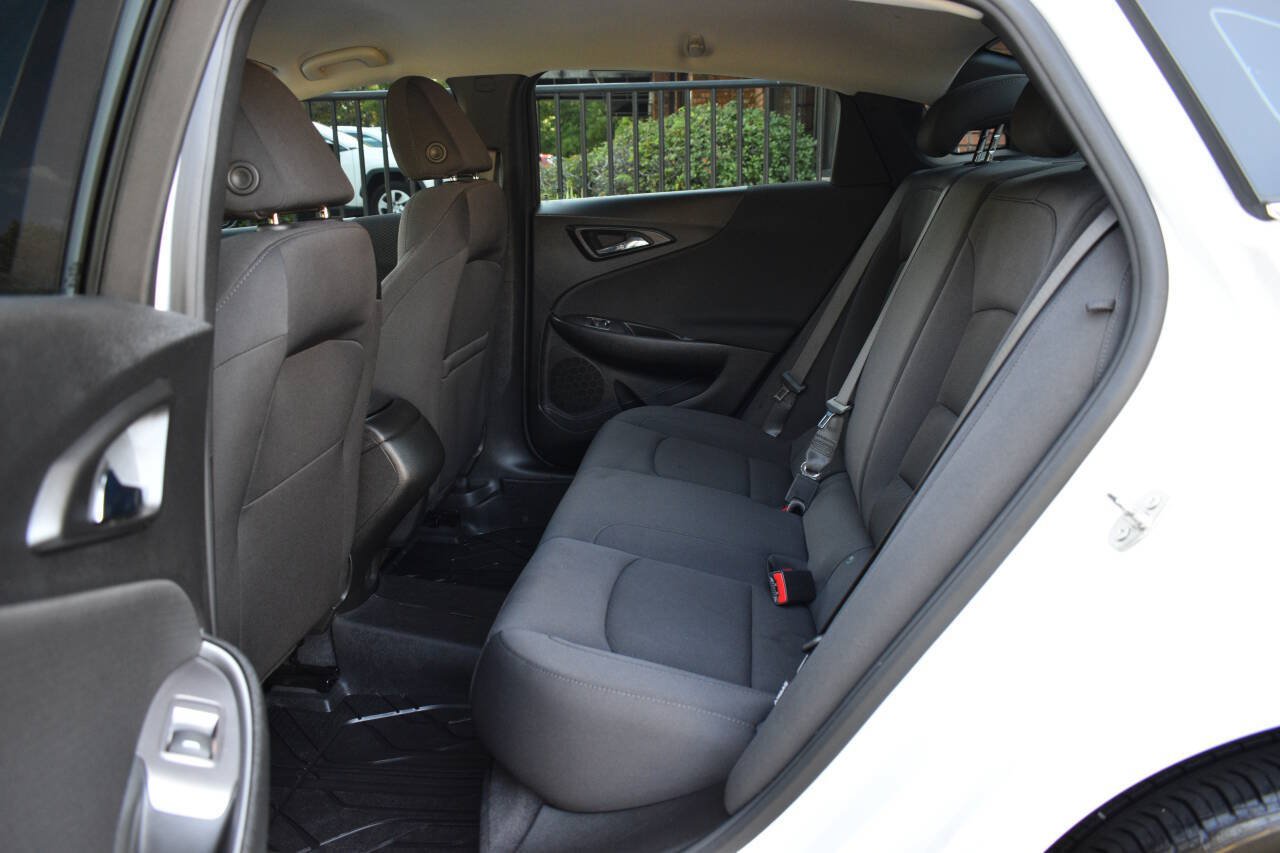 Used 2023 Chevrolet Malibu RS FWD image 9