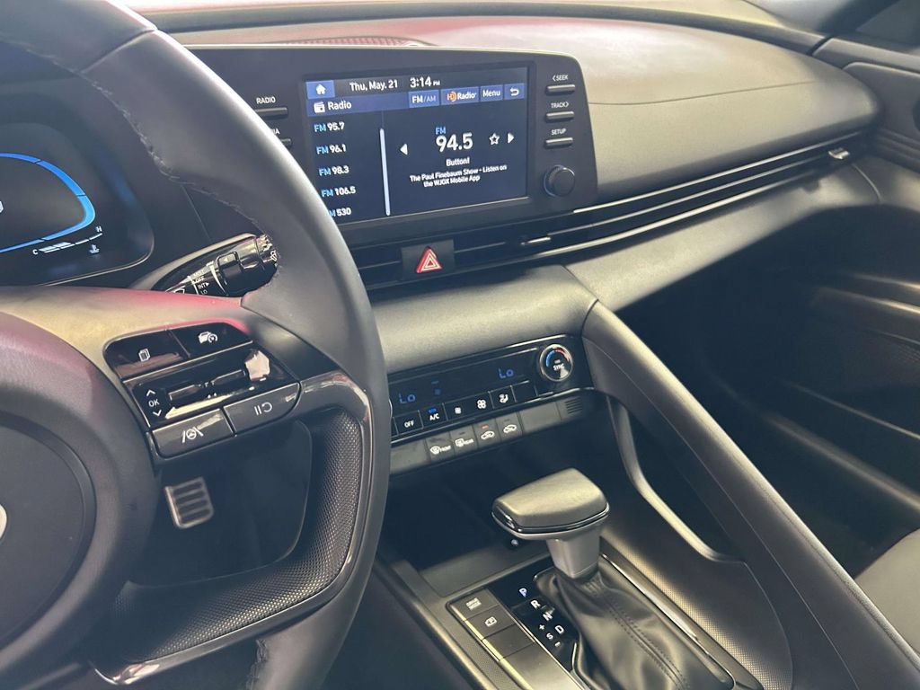 Used 2025 Hyundai Elantra Sport FWD image 19
