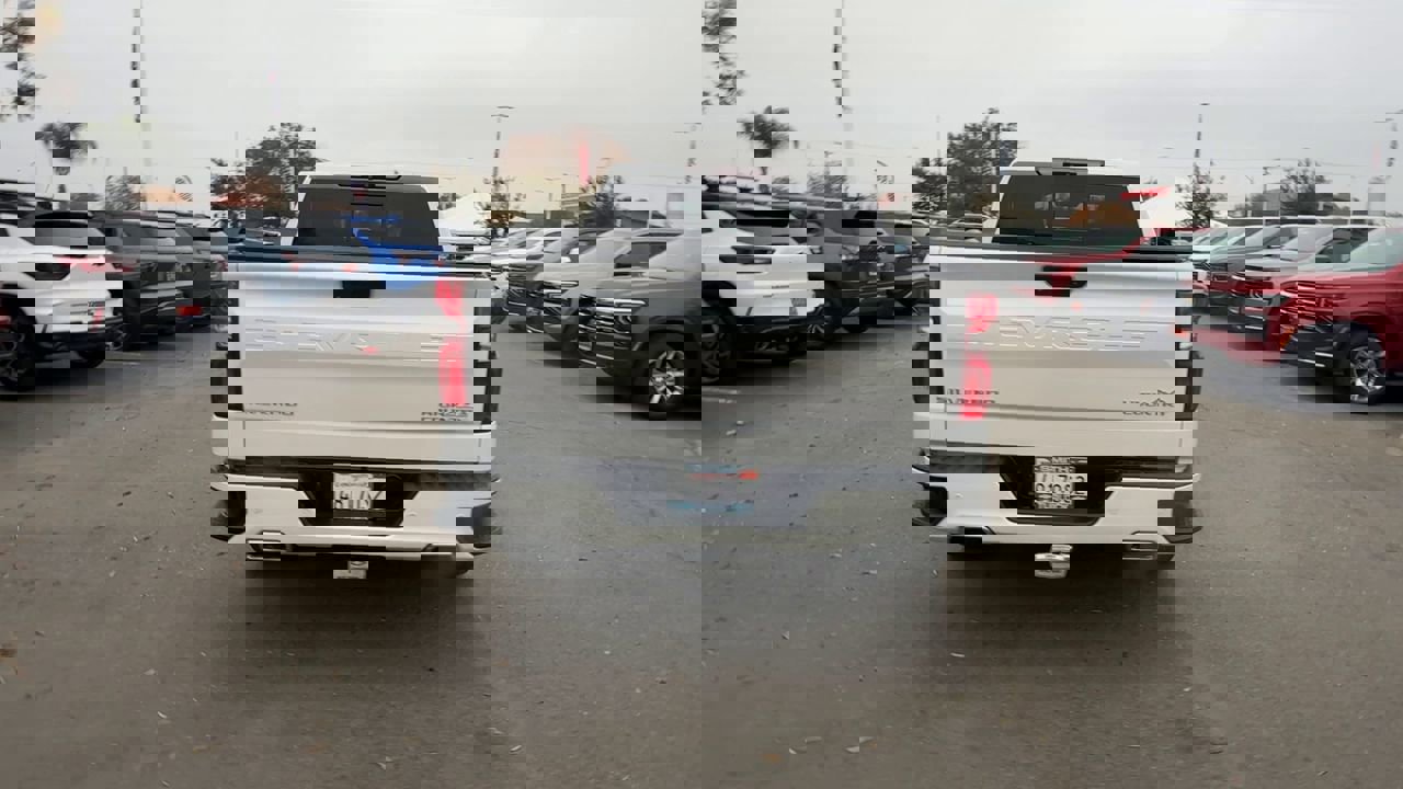 Used 2019 Chevrolet Silverado 1500 High Country w/ Technology Package image 6