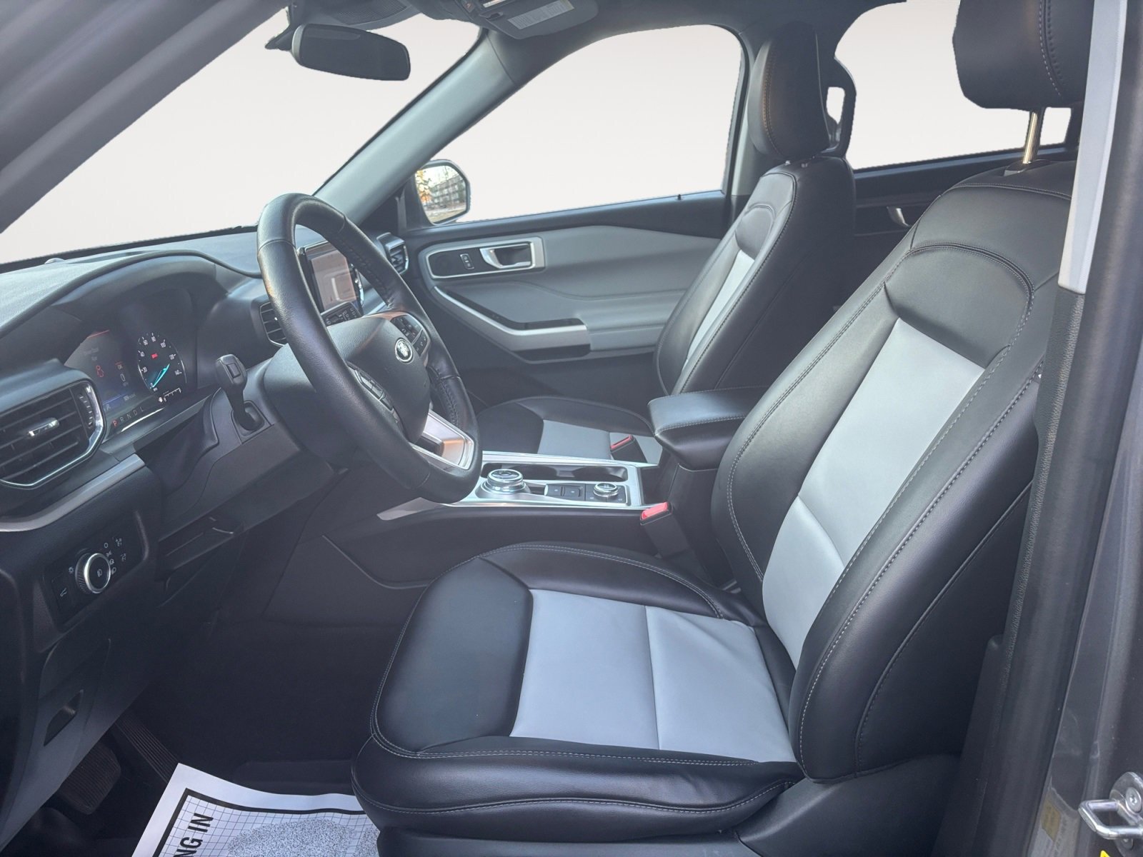 Used 2023 Ford Explorer XLT w/ Equipment Group 202A image 9