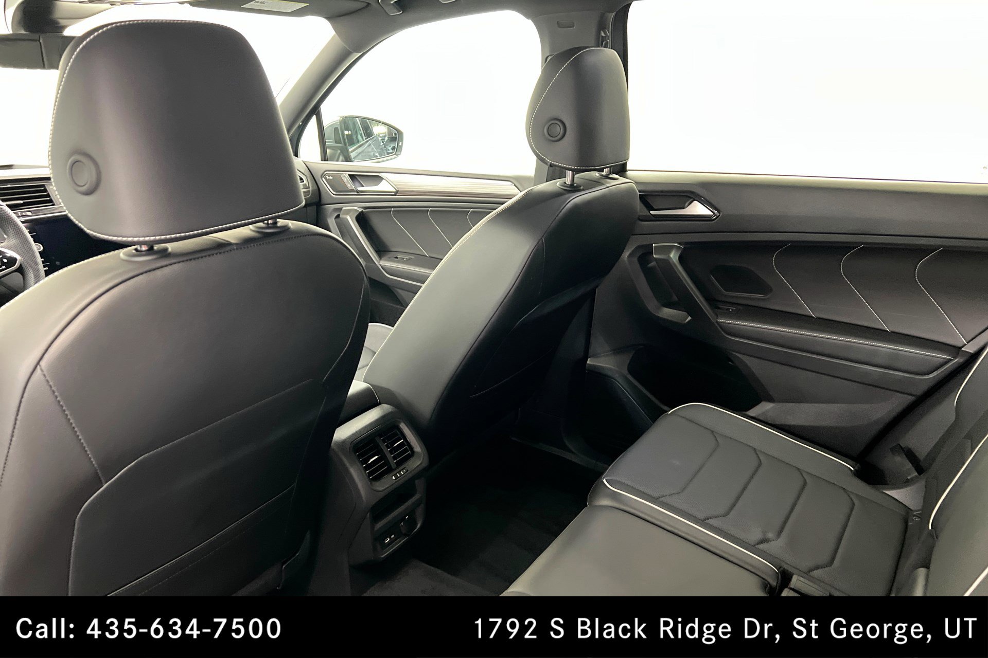 Used 2024 Volkswagen Tiguan SEL R-Line image 19