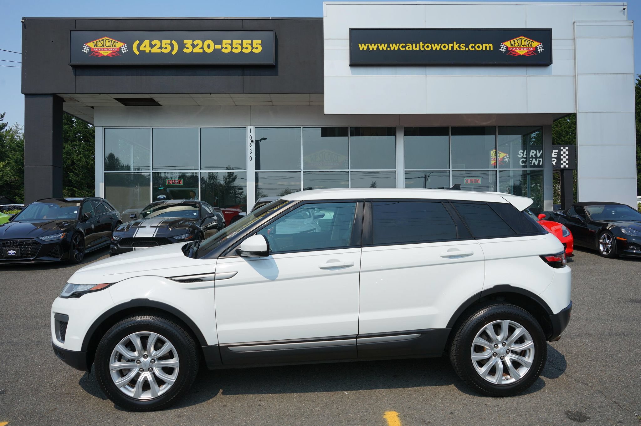 Used 2016 Land Rover Range Rover Evoque SE AWD/4WD image 2