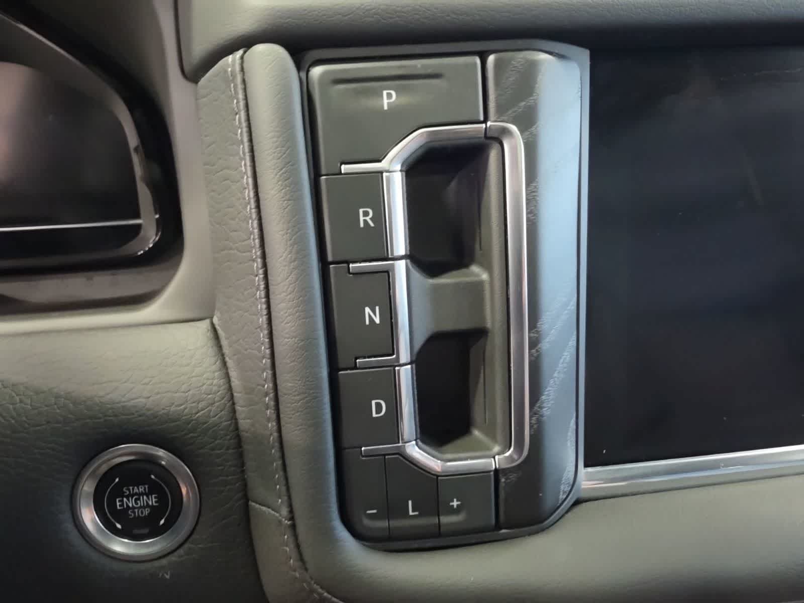 Used 2024 GMC Yukon XL Denali w/ Denali Reserve Package AWD/4WD image 25