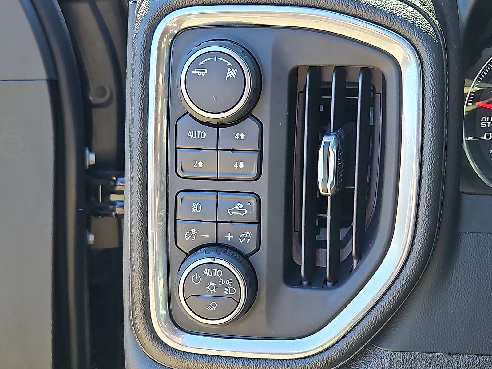 Used 2019 Chevrolet Silverado 1500 LTZ w/ LTZ Premium Package image 23