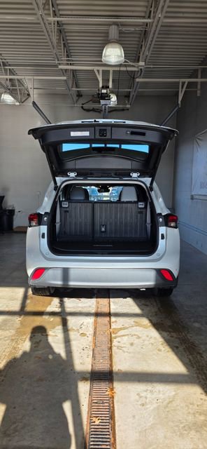 Used 2022 Toyota Highlander XLE image 5