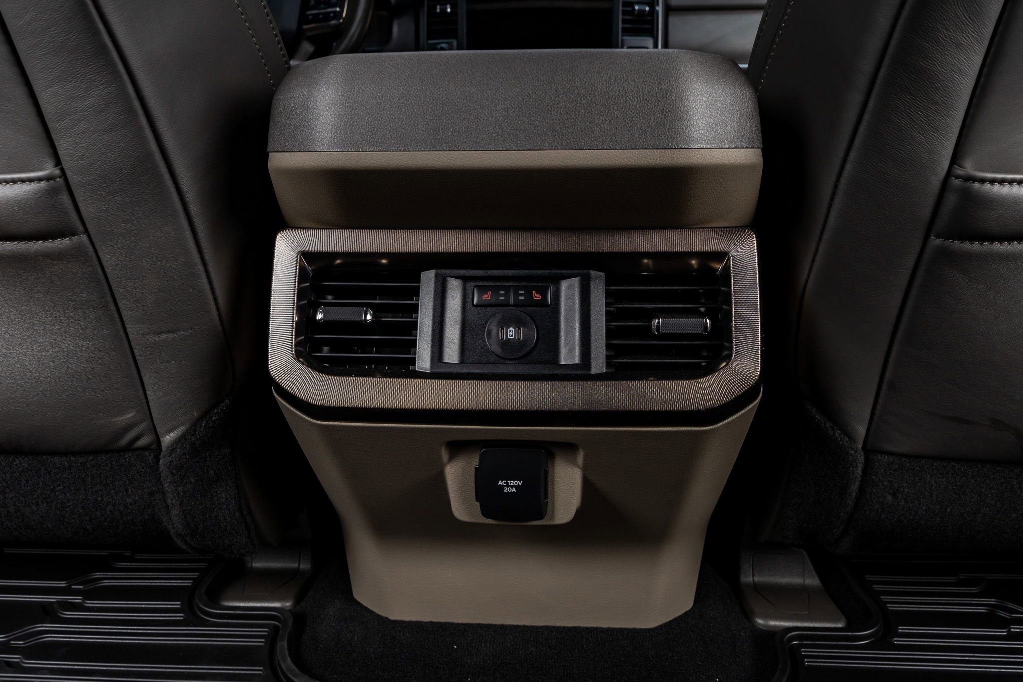 Used 2025 Ford F450 Platinum w/ Platinum Plus Package image 32