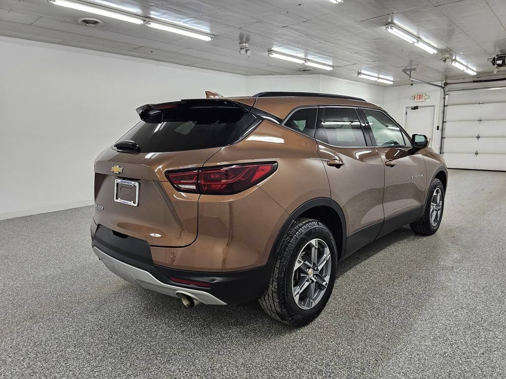 Used 2023 Chevrolet Blazer LT w/ Convenience Package FWD image 4