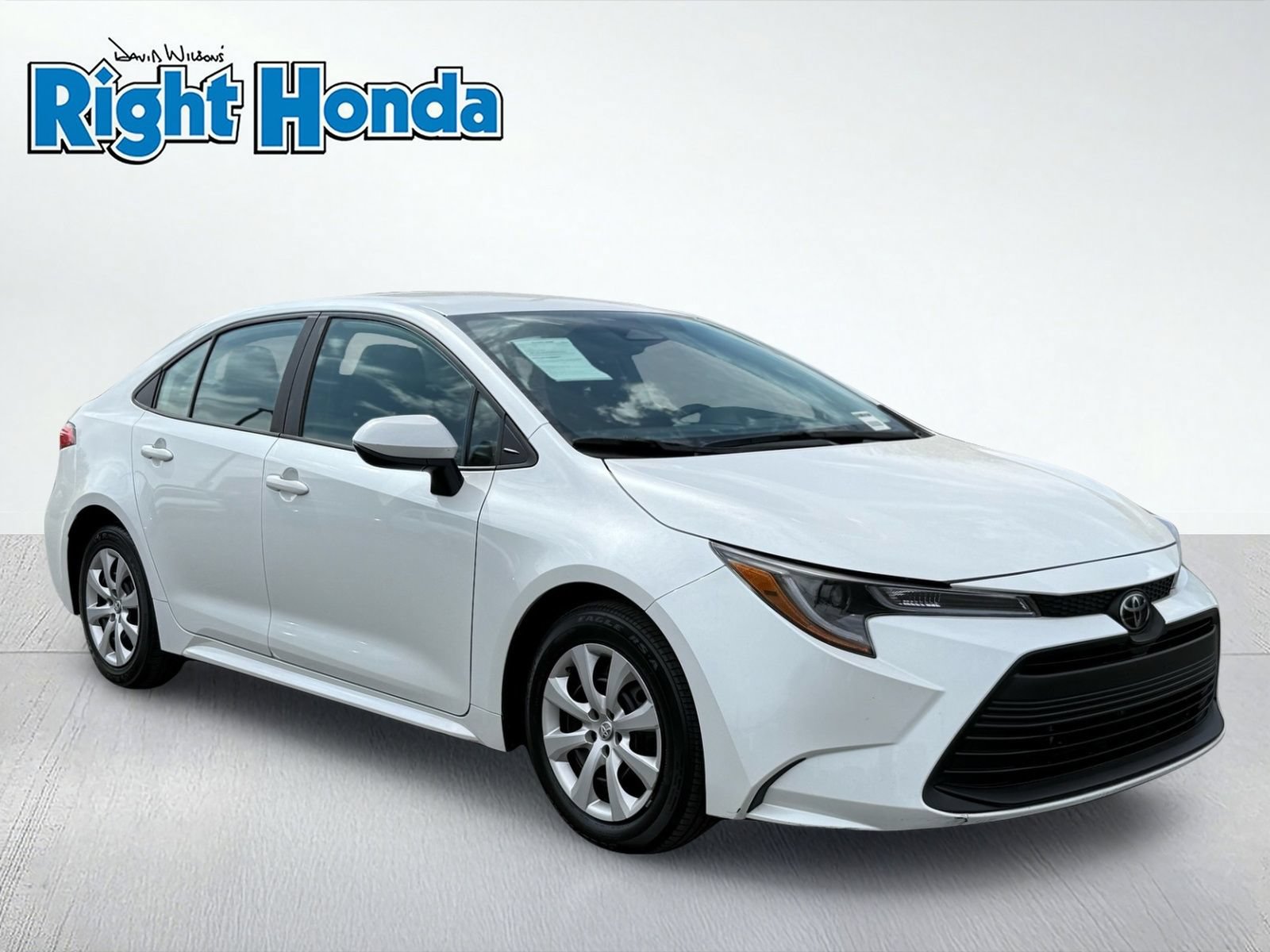 Used 2025 Toyota Corolla LE FWD image 10