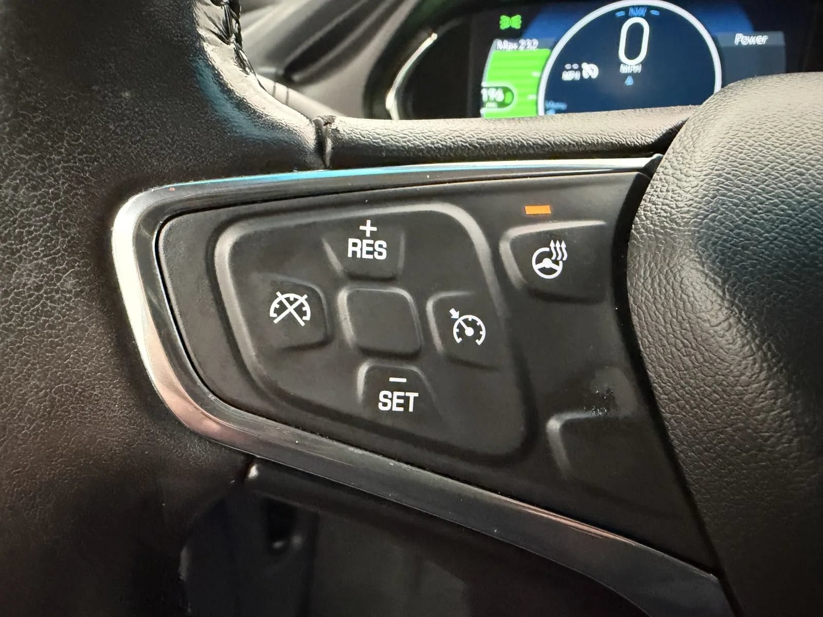 Used 2018 Chevrolet Bolt LT FWD image 6