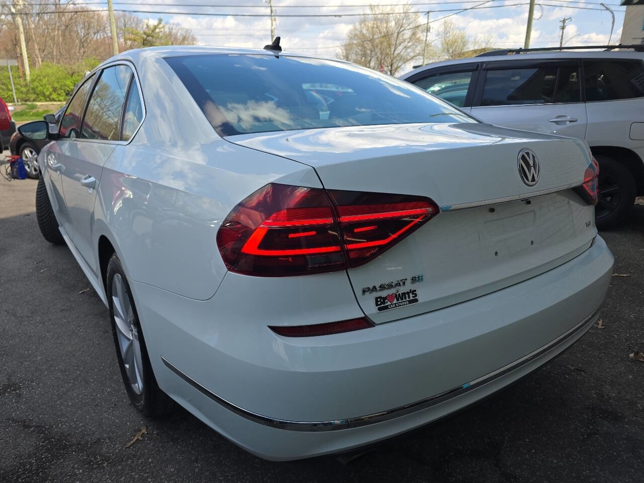 Used 2018 Volkswagen Passat 2.0T SE image 5