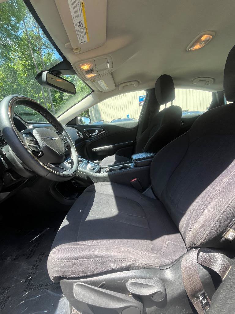 Used 2015 Chrysler 200 Limited FWD image 16