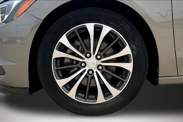 Used 2018 Buick LaCrosse Premium FWD image 33