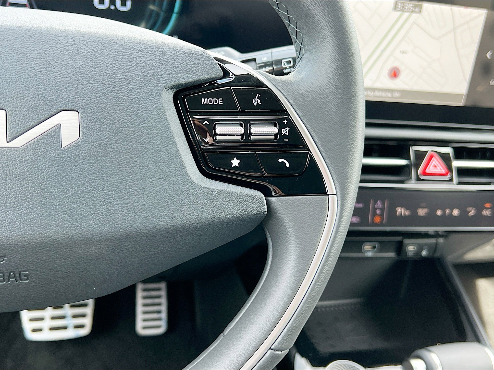 New 2025 Kia Niro EX Touring image 16