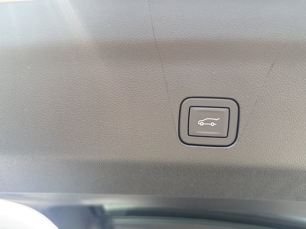 New 2026 GMC Yukon AT4 image 33