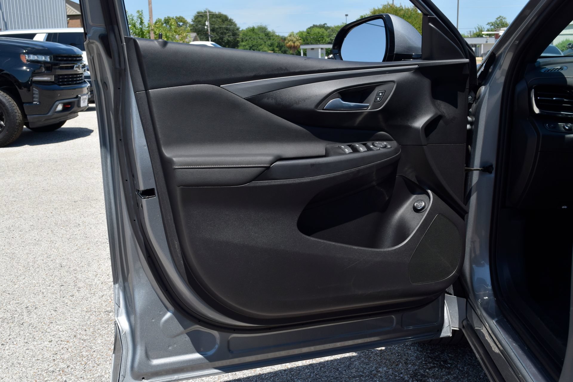 Used 2025 Buick Envista Avenir FWD image 17