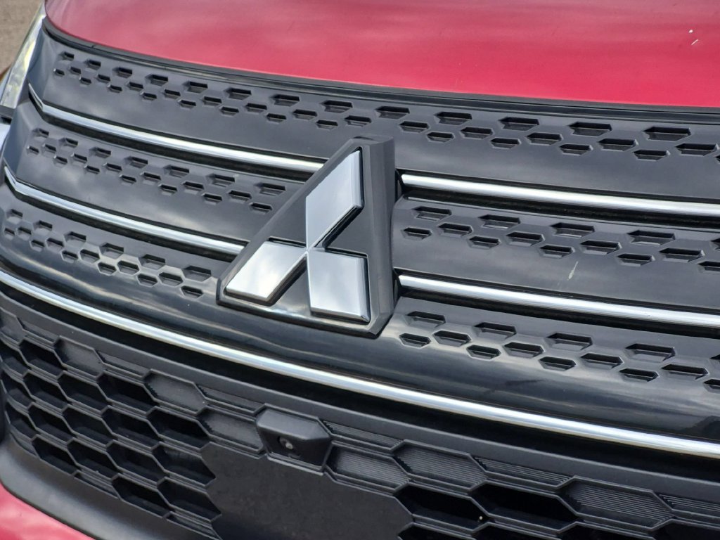 Used 2024 Mitsubishi Outlander SE AWD/4WD image 10