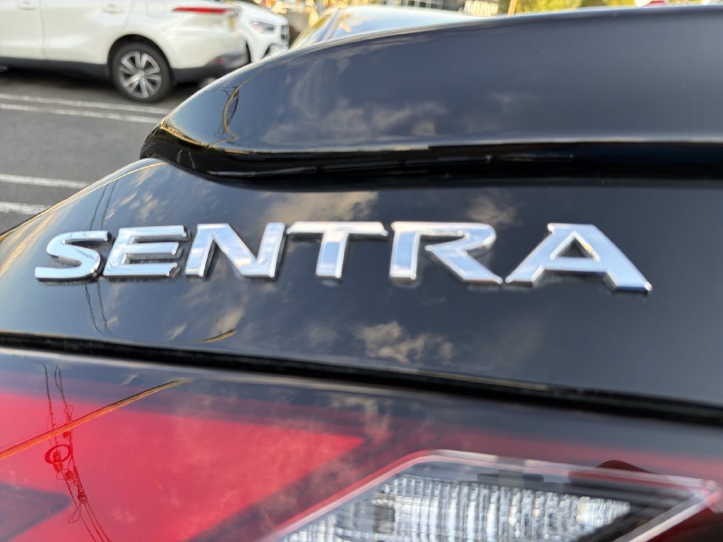 Used 2021 Nissan Sentra SV FWD image 15