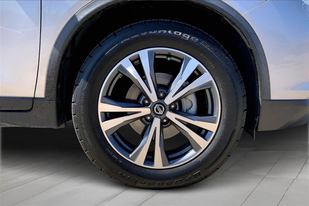 Used 2019 Nissan Rogue SV w/ Premium Package image 33
