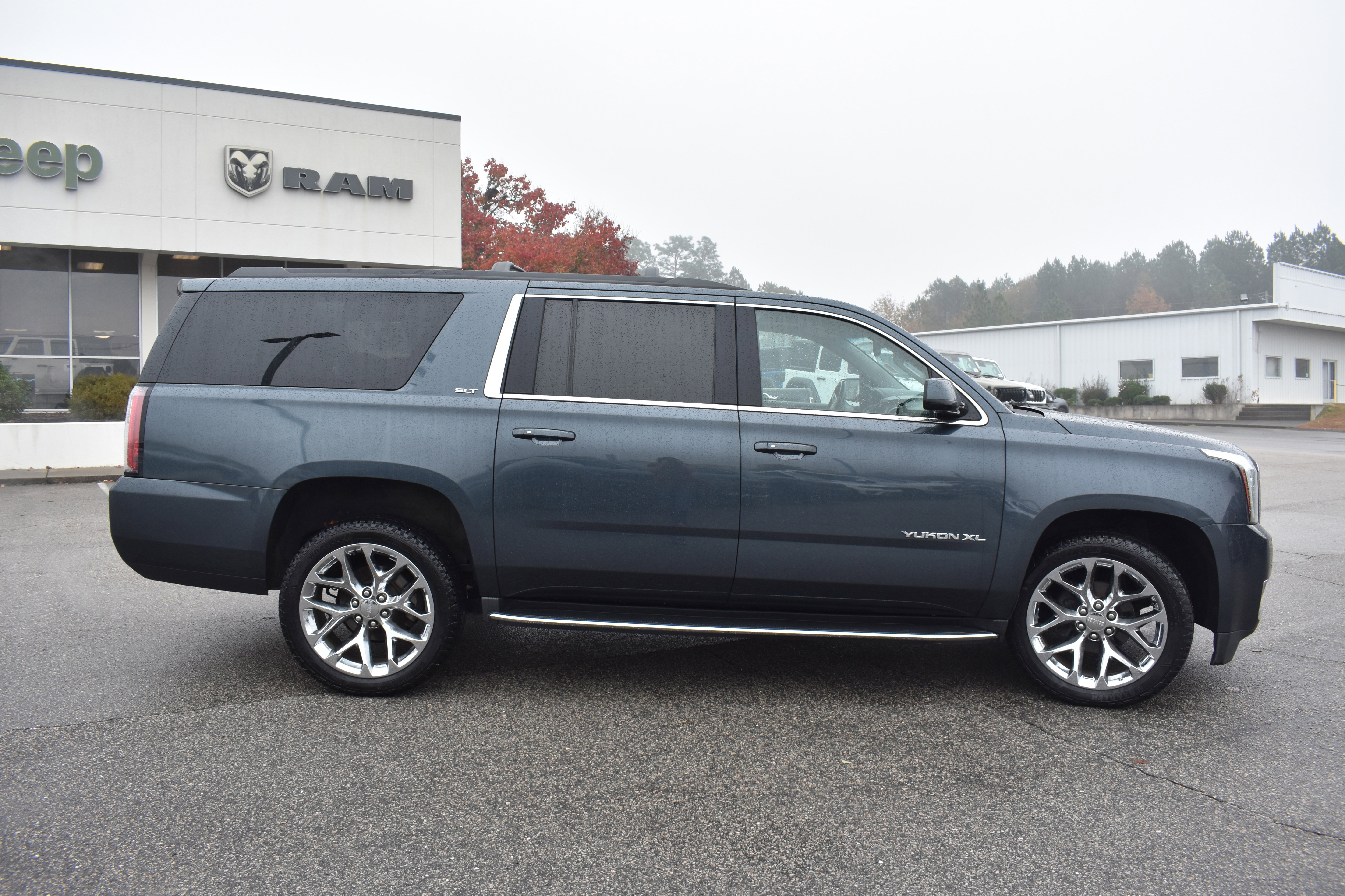 Used 2019 GMC Yukon XL SLT w/ Open Road Package image 10