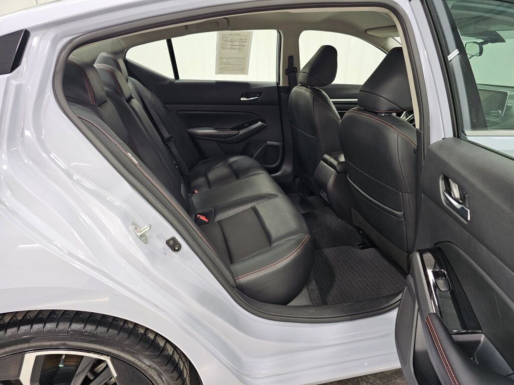 Used 2024 Nissan Altima 2.5 SR image 16