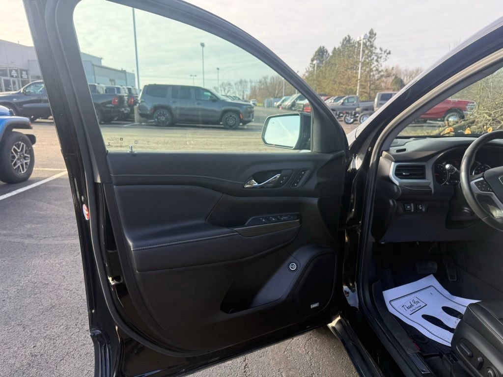 Used 2022 GMC Acadia SLT w/ Elevation Edition AWD/4WD image 10