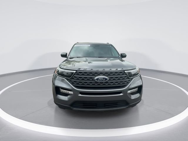 Used 2024 Ford Explorer XLT w/ Equipment Group 202A image 3
