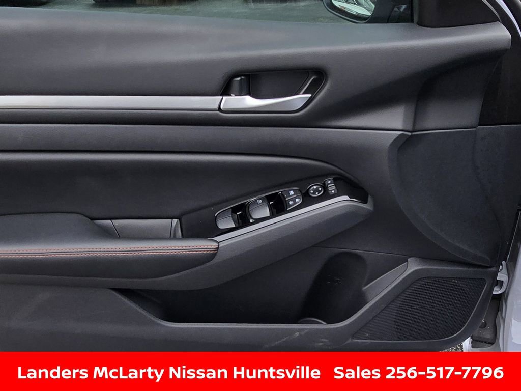 Used 2025 Nissan Altima 2.5 SR image 20
