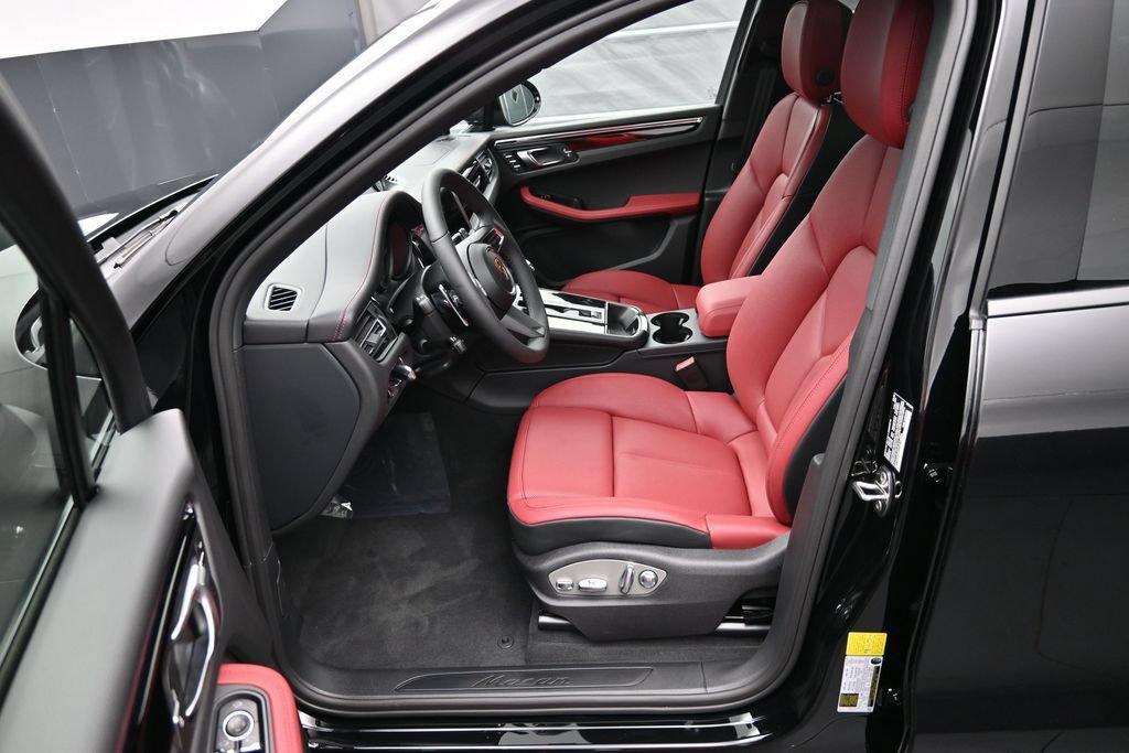 New 2026 Porsche Macan AWD/4WD image 6