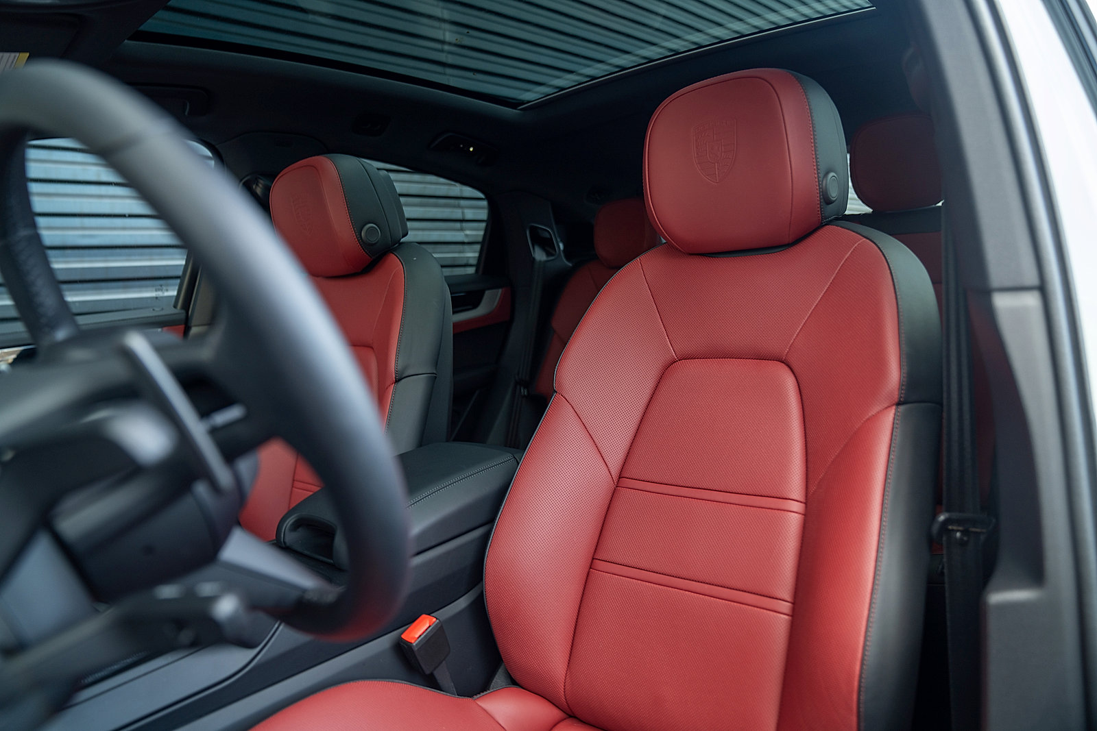 Certified 2025 Porsche Cayenne Coupe image 5