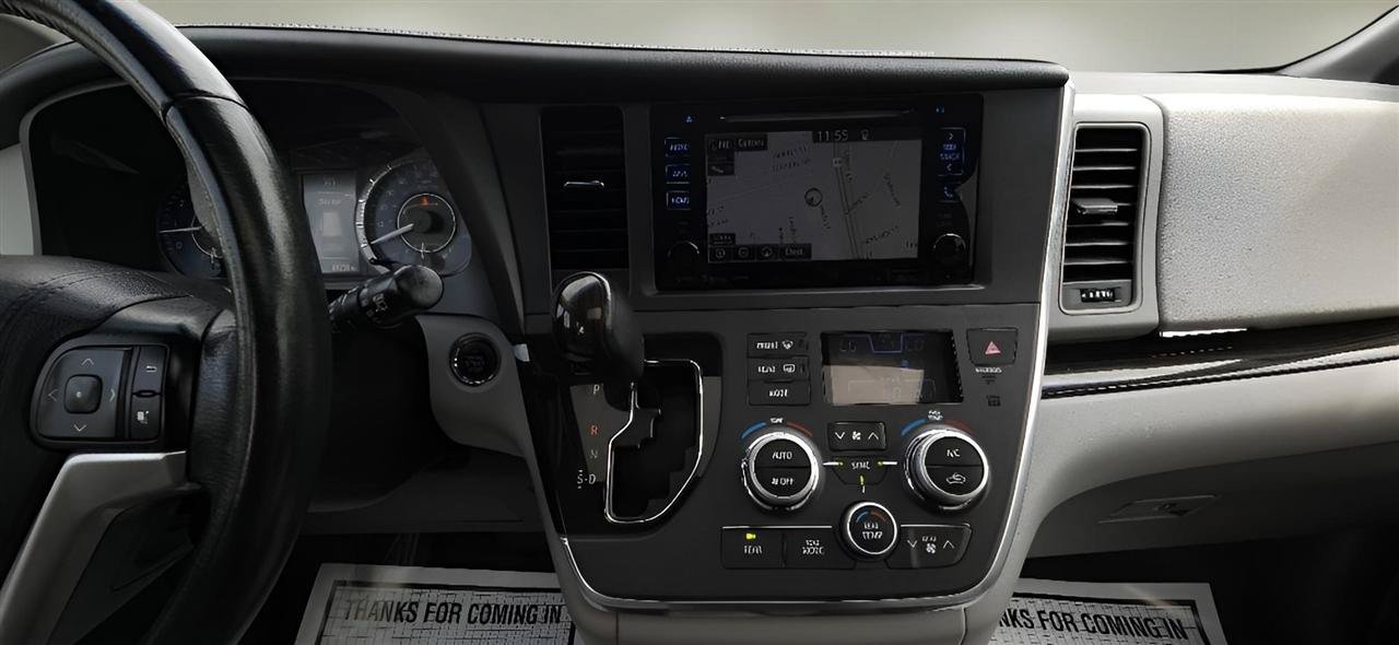 Used 2017 Toyota Sienna XLE w/ XLE Navigation Package AWD/4WD image 13