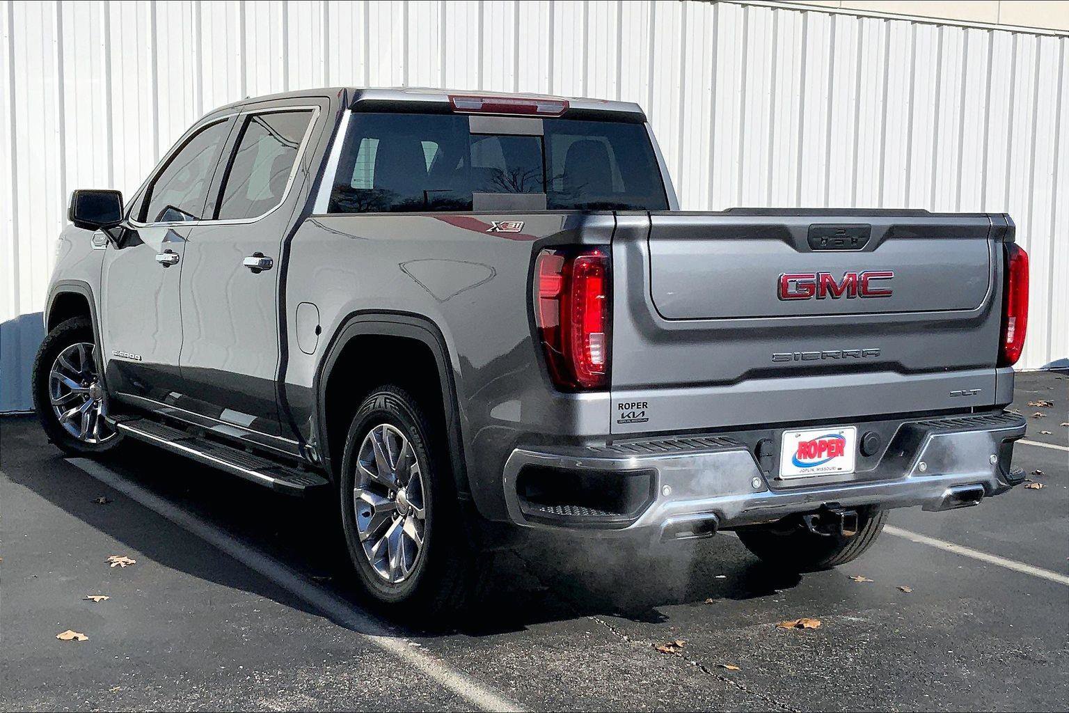 Used 2022 GMC Sierra 1500 SLT w/ SLT Premium Plus Package image 10