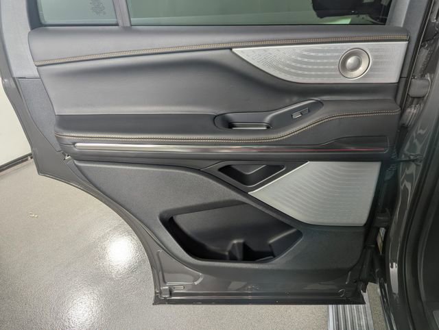 Used 2025 Lincoln Navigator Black Label image 23