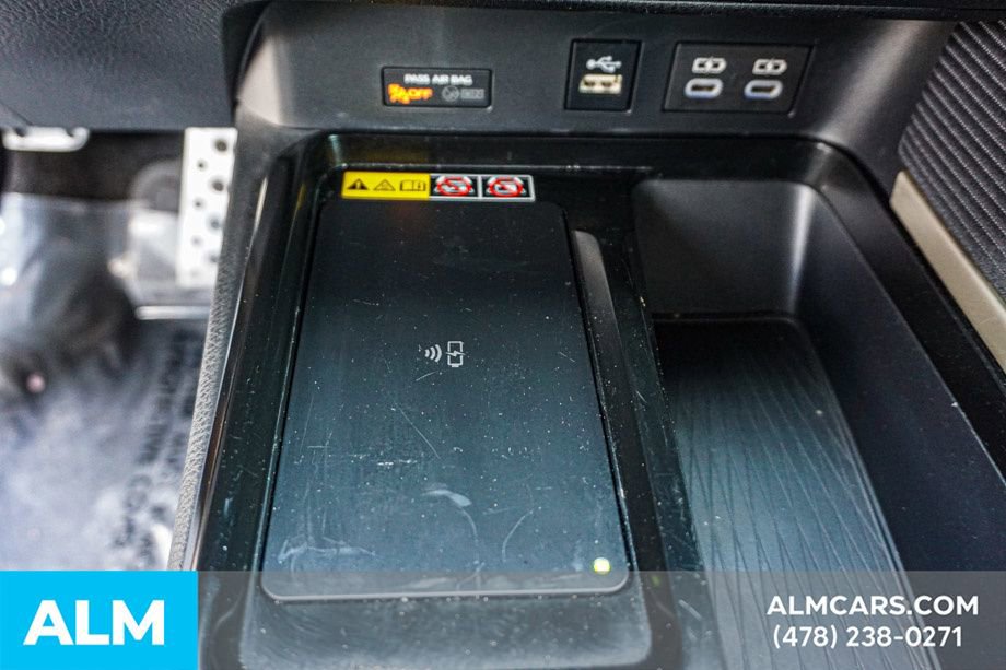 Used 2025 Toyota Camry SE image 41