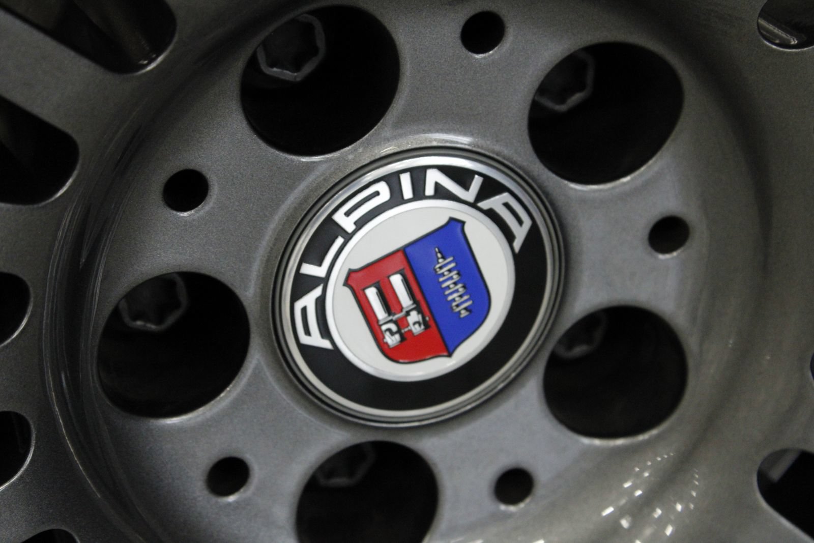 Used 2024 BMW ALPINA XB7 AWD/4WD image 23