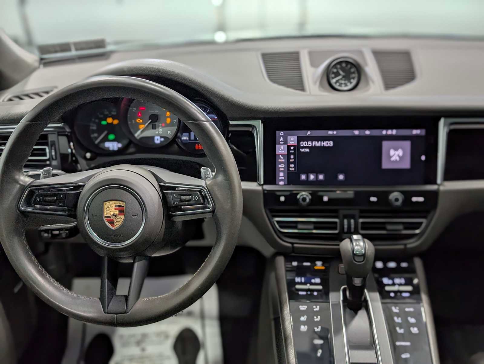 Used 2023 Porsche Macan S image 5